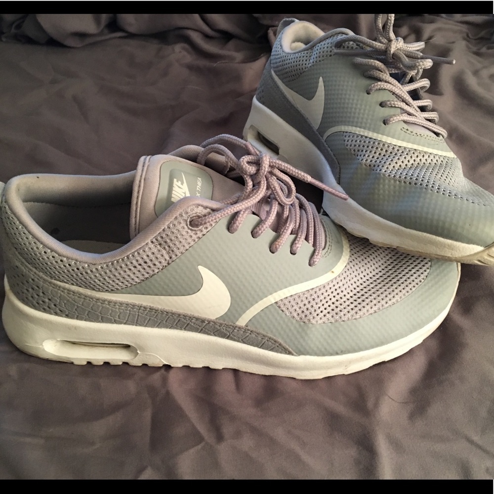 Nike Air Max Thea 7.5